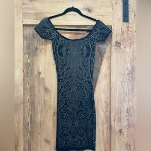 Guess Mini Dress Size S .Black .Elegant.Streachy Materiał .Perfect Condition .